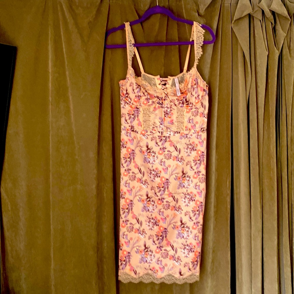 Victoria’s Secret bustiers silk nightgown